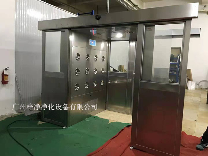 貨淋室是人員和貨物進入潔凈室所必需的通道，它可以減少貨物進出潔凈室所帶來的污染問題。