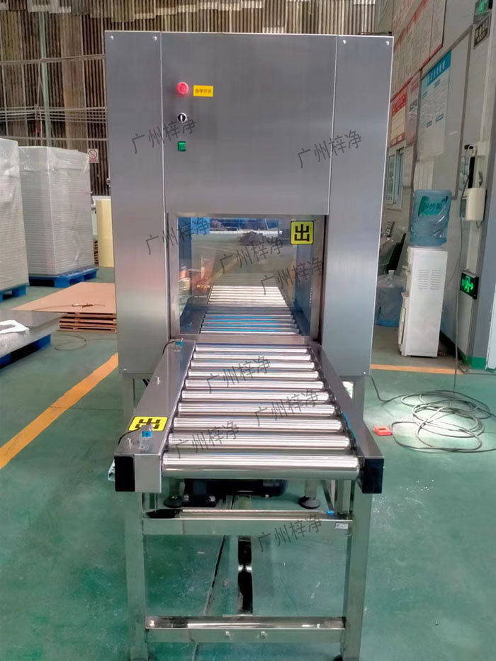 輸送線風淋傳遞窗與輸送線貨淋室是潔凈室中用于物品傳遞和空氣凈化的關鍵設備。