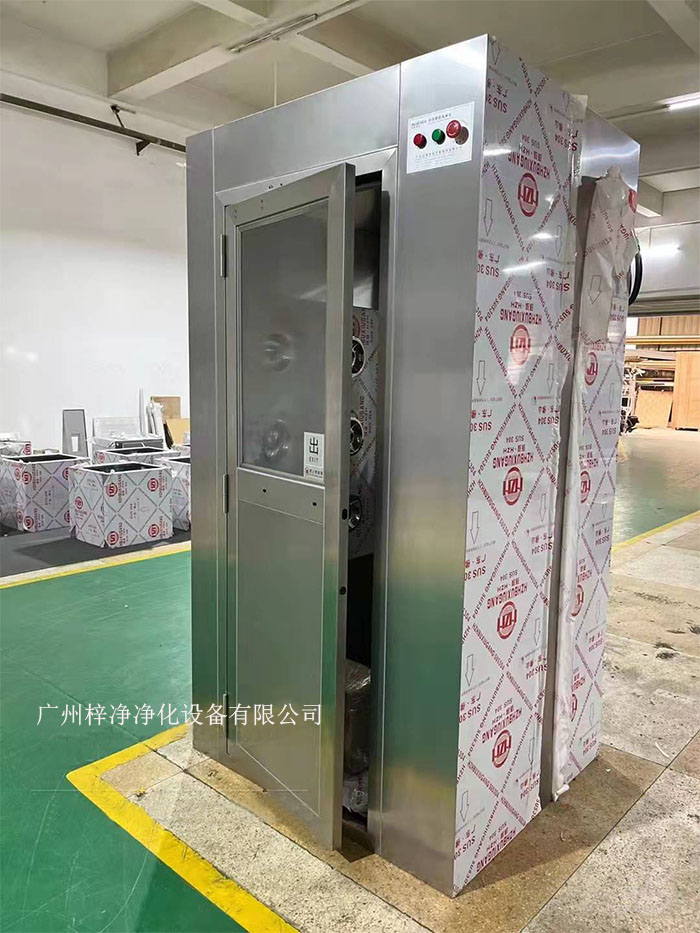 風(fēng)淋室是潔凈廠房和裝配式潔凈室作為提供高潔凈度工作環(huán)境的場(chǎng)所 風(fēng)淋室是潔凈廠房和裝配式潔凈室作為提供高潔凈度工作環(huán)境的場(chǎng)所